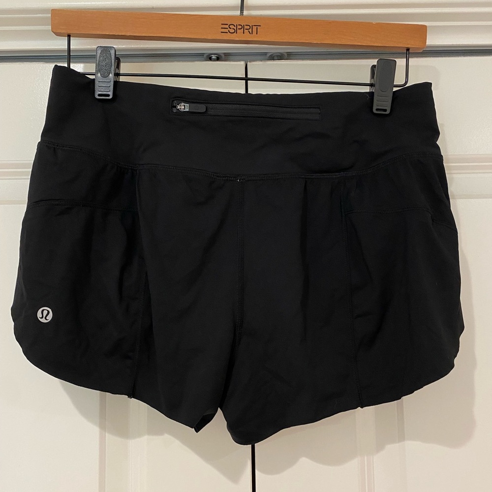 Lulu lemon “Find Your Pace” lined short 2.5”